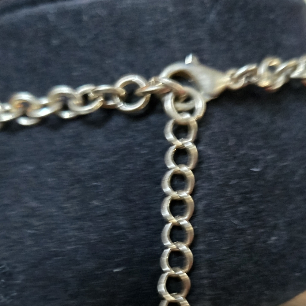 Chic Gold Statement Necklace - Picture 4 of 5